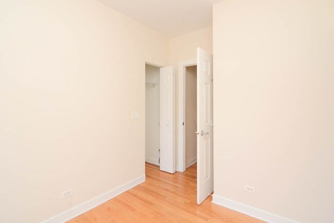 Building Photo - 3233 N Clifton Ave