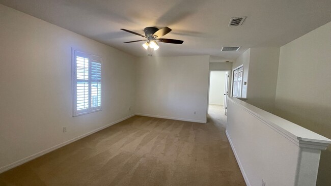 Building Photo - $1,000 OFF A MONTH'S RENT!!! Lake Jessamin...