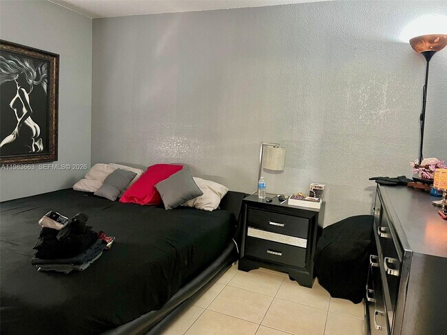 Building Photo - 11304 Taft St