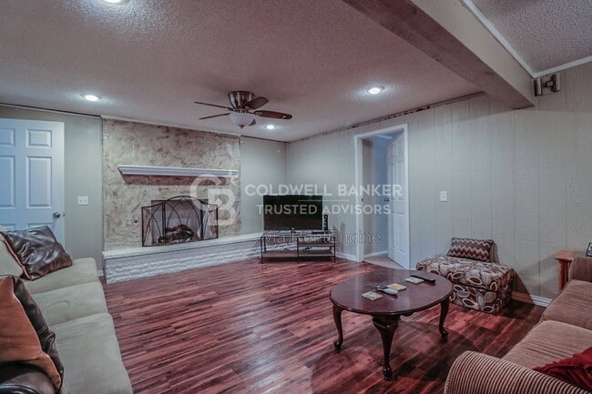 Building Photo - 2837 66th St
