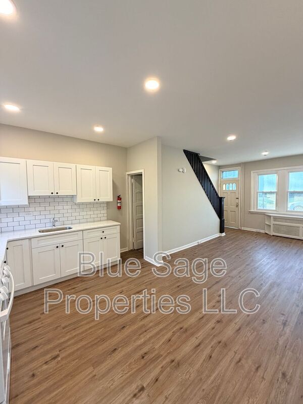 Building Photo - 413 E Baltimore Ave