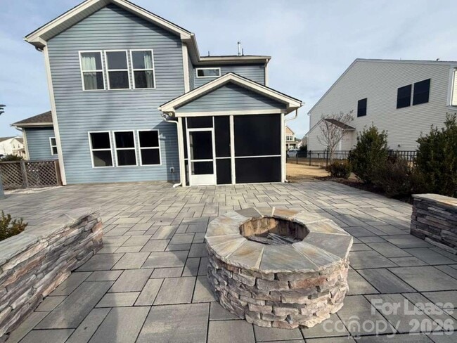 Building Photo - 2035 Beacon Ave