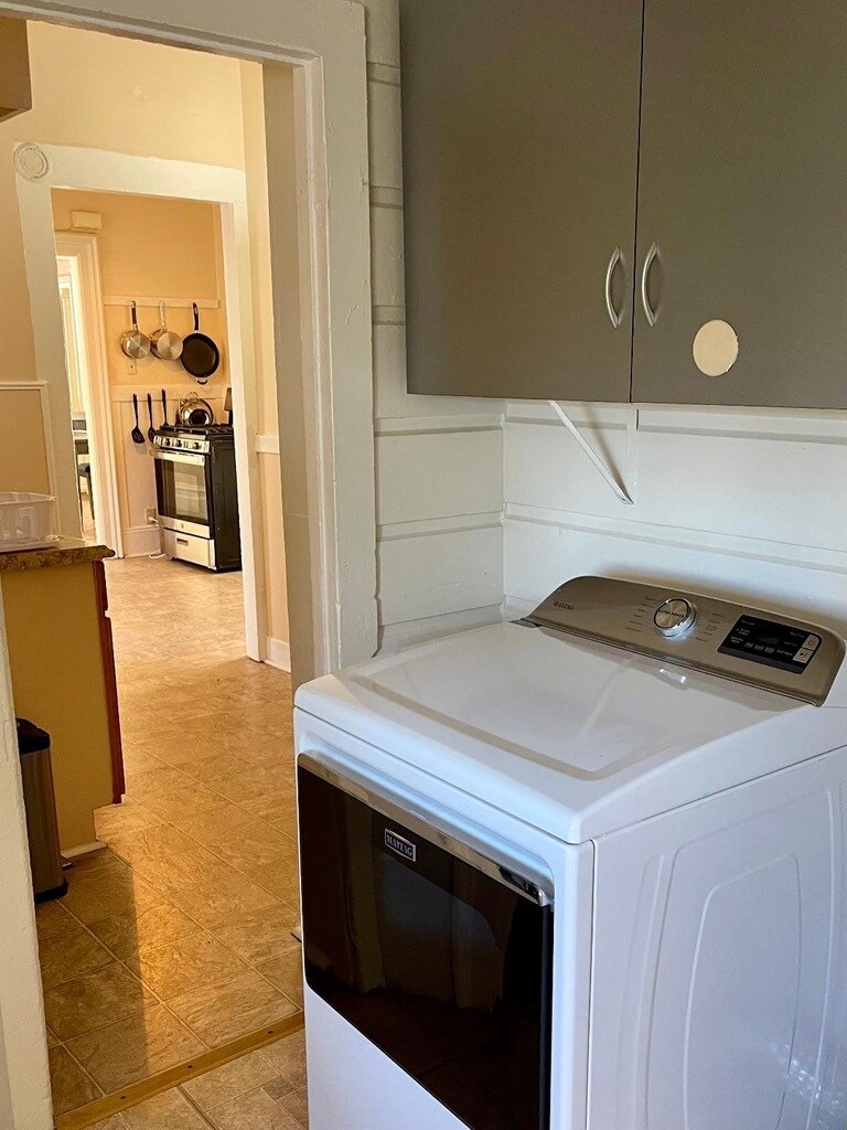 Washer - 1231 E 19th St