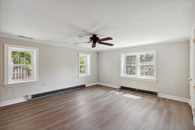 Building Photo - 3 Bedroom / 2.5 Bath House Available Now in Harleysville