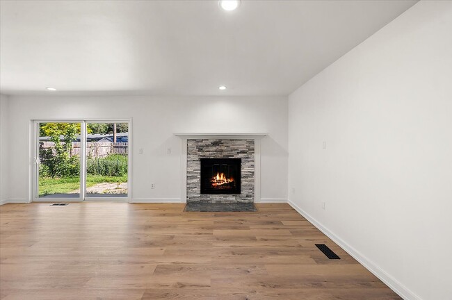 Building Photo - 11489 Anna Lisa Dr