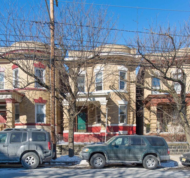 Primary Photo - 277 Palisade Ave