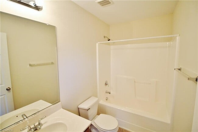 Building Photo - 44 Ackland Dr