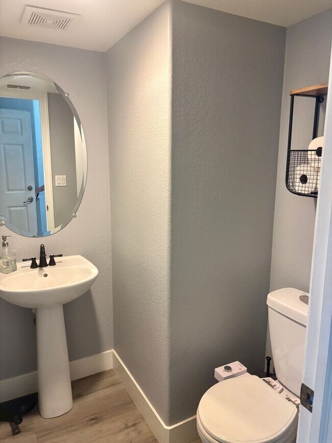 Building Photo - Cute As A Bug 3/2 Natomas Home!  (Please see attached info for viewings!