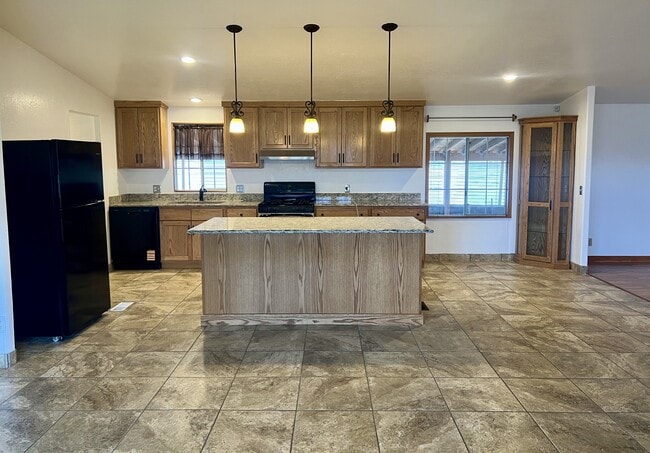 Building Photo - 5296 Comanche