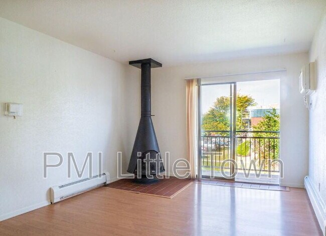 Building Photo - 5995 W Hampden Ave