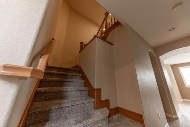 Building Photo - Beautiful 4 Bedroom 4 Bath House with Pool & Spa in Arroyo Vista