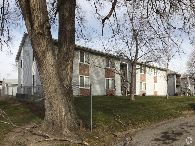 Building Photo - Eagles Nest Apartments