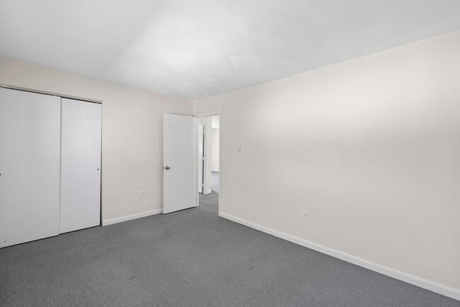 Building Photo - 276 Codman Hill Rd