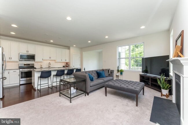 Building Photo - 148 Woodwinds Dr