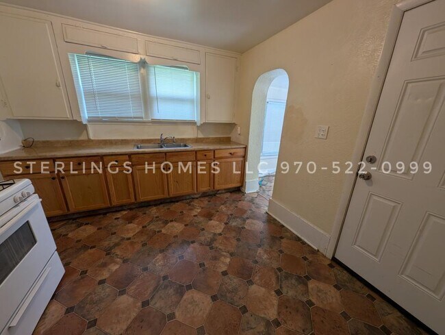 Building Photo - 430 N 2nd Ave