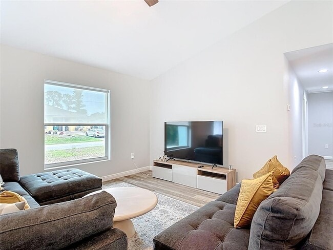 Building Photo - 63 Cory St