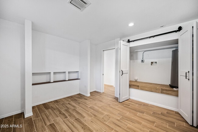 Building Photo - 1014 E Orange Dr