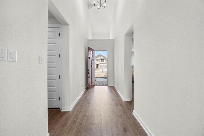 Building Photo - 116 Charro Ct