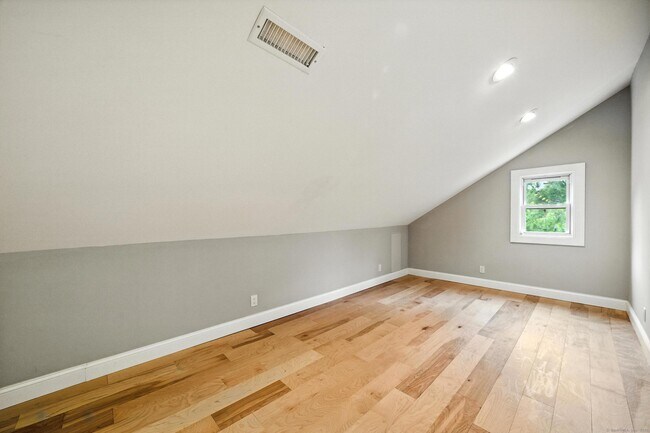 Building Photo - 55 Rodwell Ave
