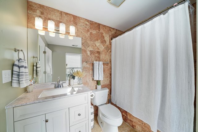 Building Photo - 7943 W 92nd St