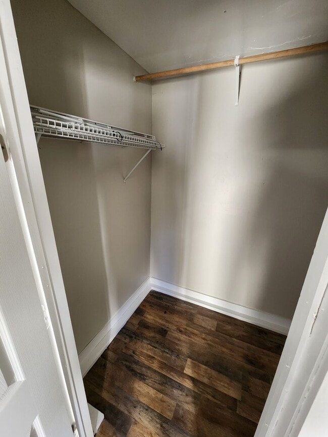 Building Photo - Spacious 3-Bedroom, 2-Bathroom Home AVAILABLE NOW!!