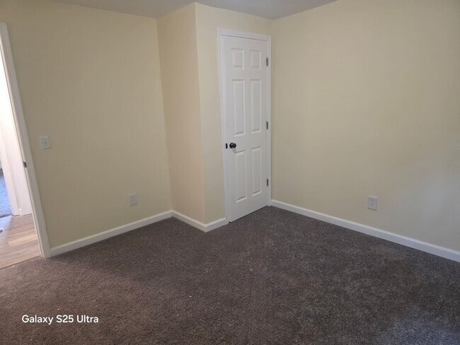 Building Photo - Single Family Home - Now available!