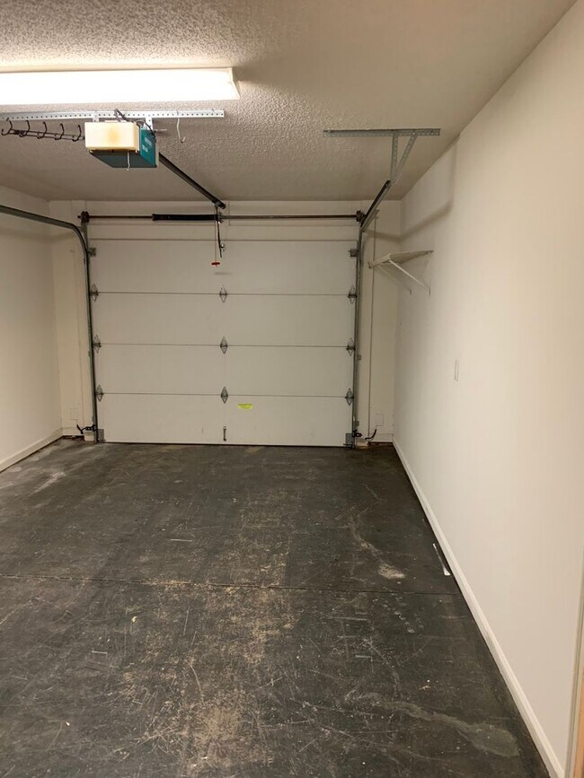 Building Photo - 134 Springwood Ln