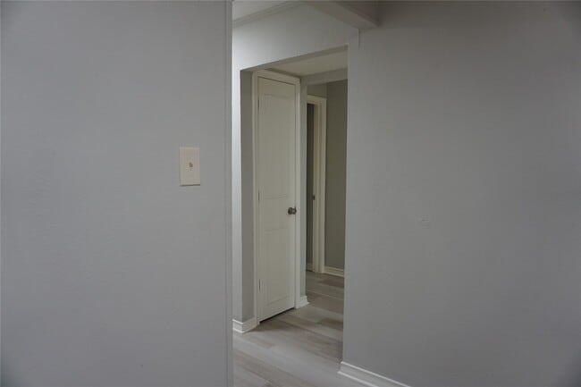 Building Photo - 1915 Normal Park Dr