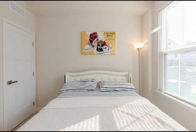 Building Photo - 7824 Yona Ct