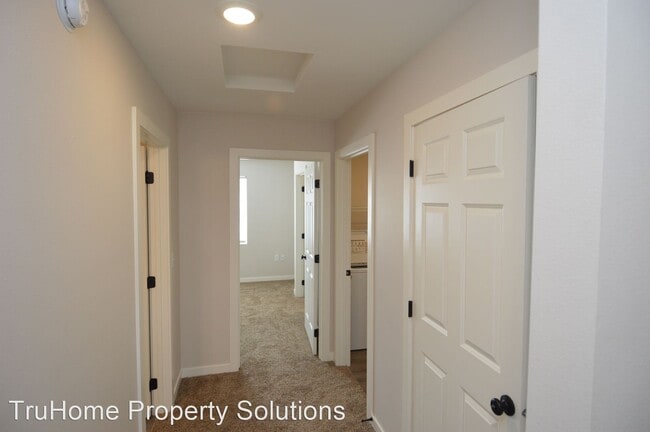 Building Photo - 3 br, 3.5 bath House - 1079 Thames Court