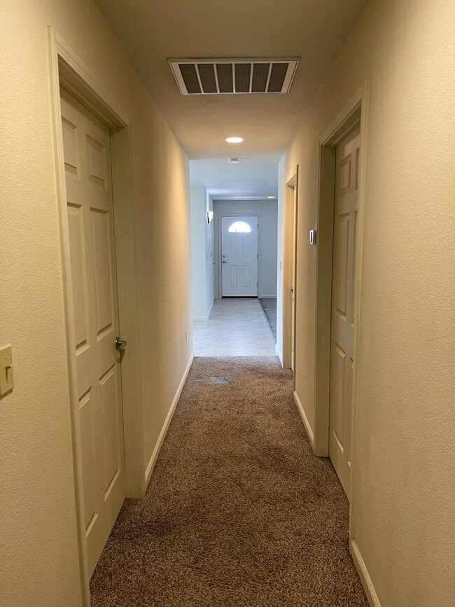 Building Photo - 3 BED 2 BATH W/ATTACHED MOTHER-IN-LAW SUITE *SOLAR PANELS ON ROOF = LOW ELECTRIC BILL*