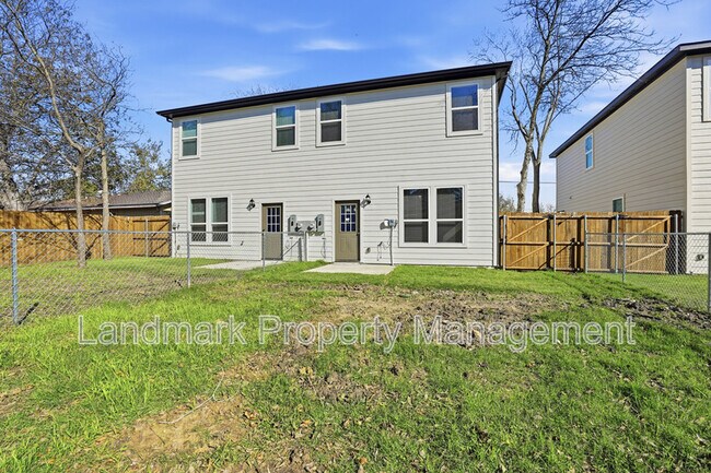 Building Photo - 303 Eastland St