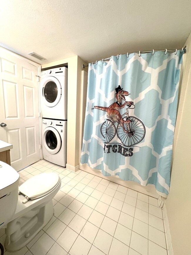 Building Photo - 2 Bedroom 2 Bathroom in the Salt Ponds Condominium