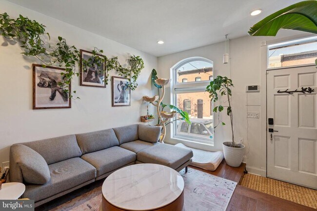 Building Photo - 431 S Robinson St