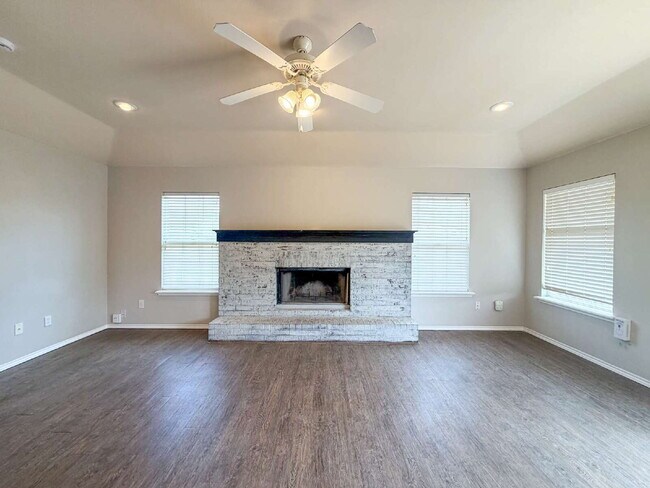 Building Photo - 3 Bedroom 2 Bath Located in Cooper District!