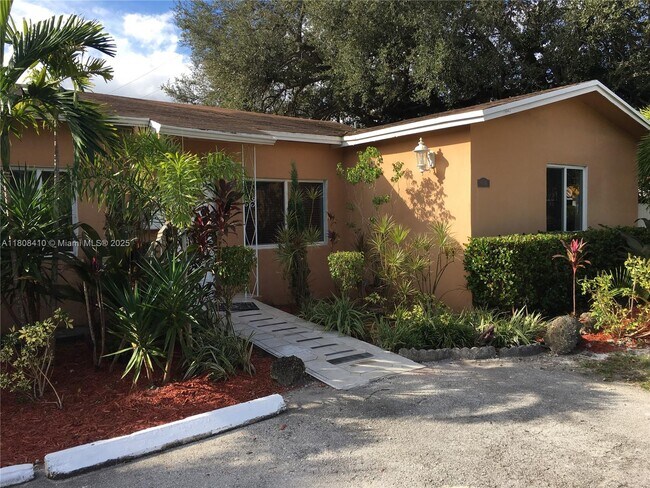 Primary Photo - 6134 SW 22nd St