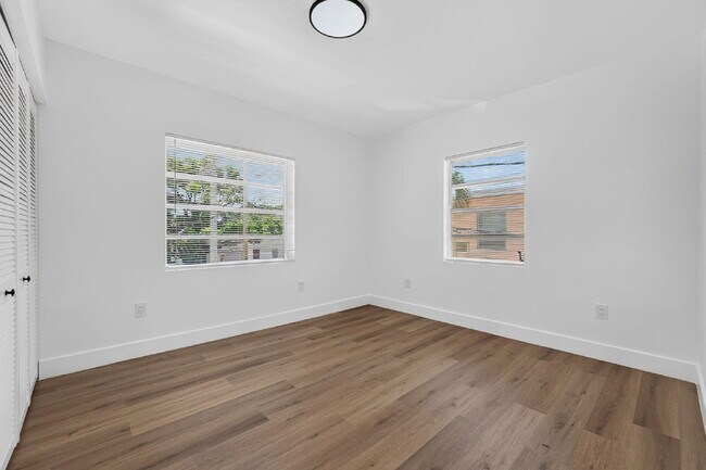 Building Photo - Little Havana 2BR | Assigned Parking | Water Included