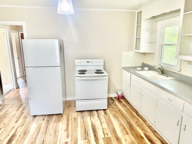 Building Photo - 235003001