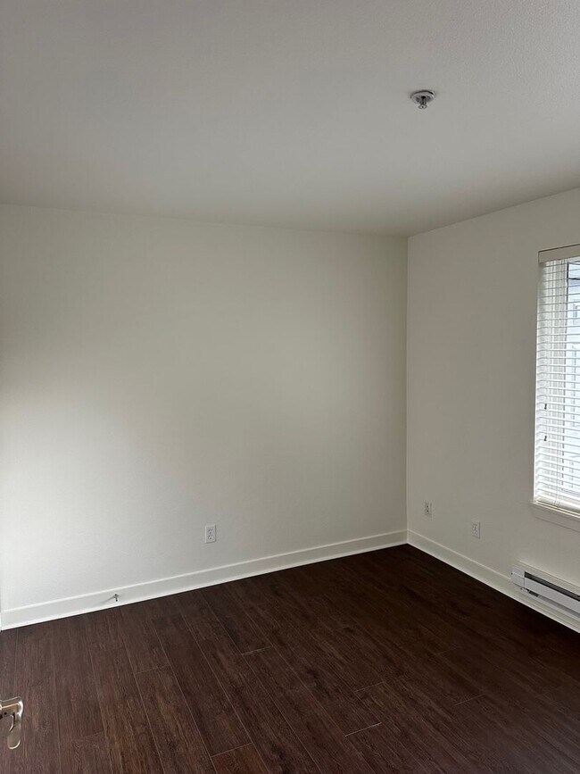 Building Photo - Nice 2 bed / 1 bath Condo in Bothell!