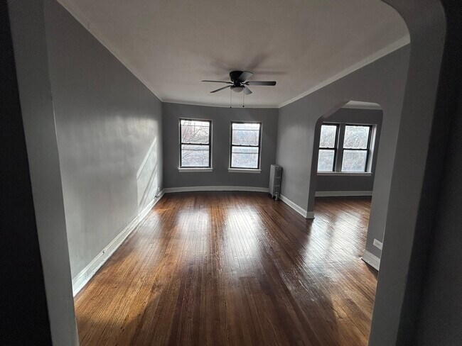 Building Photo - 5214 1/2 S Drexel Ave
