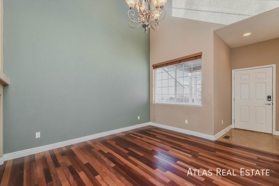 Building Photo - 430 Winebrook Way