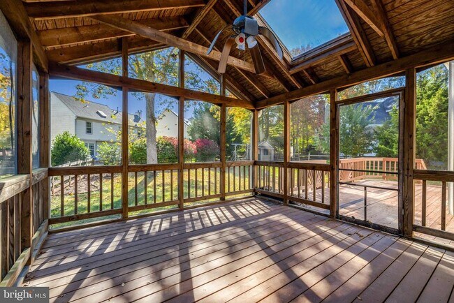 Building Photo - 47001 Smithwood Ct