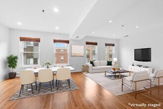 Building Photo - 88 Monroe St