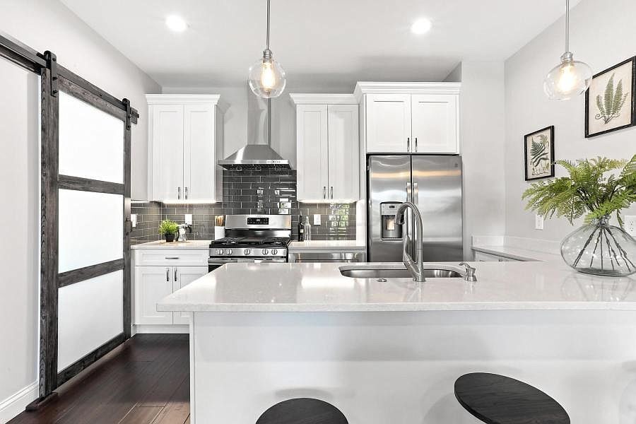 Building Photo - 1513 Oak St