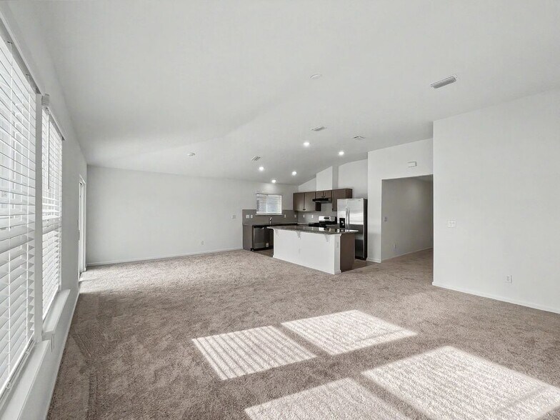 Building Photo - 55 Signet Cir