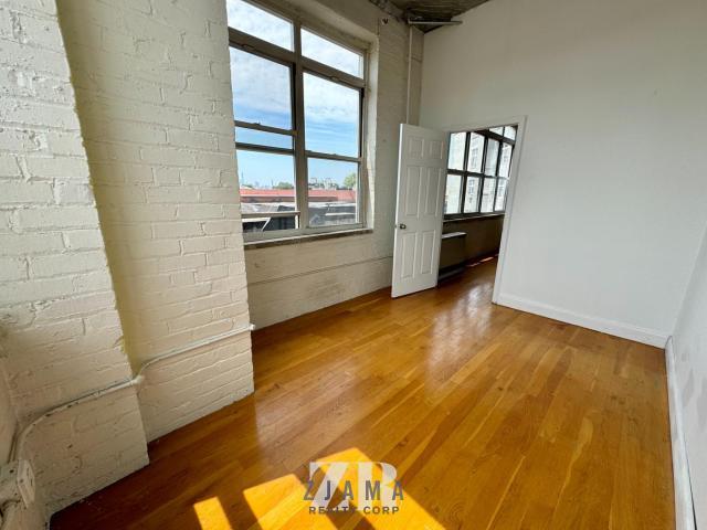 Building Photo - 2 bedroom in Brooklyn NY 11237