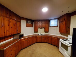 Building Photo - Martin Triplex