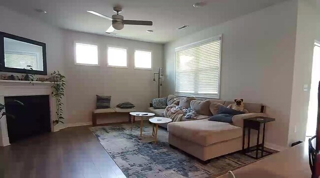 Building Photo - 3 Bedroom Single Family Home in Whitsett