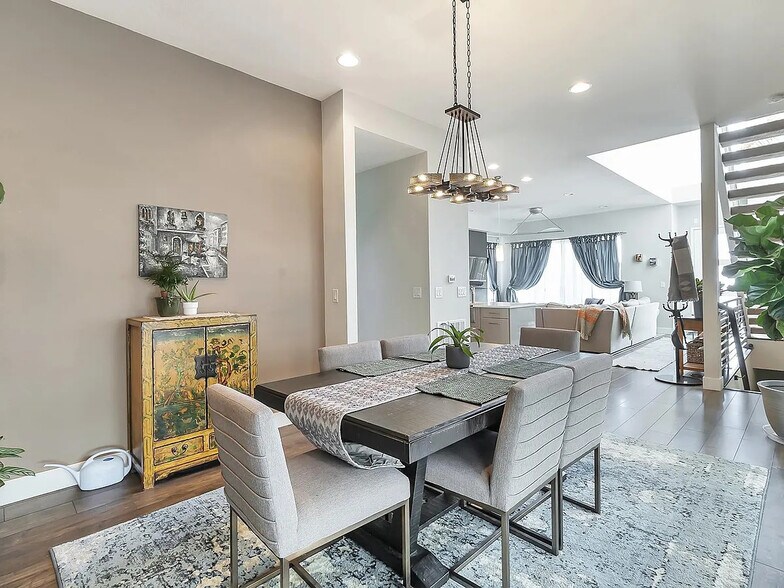 Building Photo - 1962 W 67th Pl