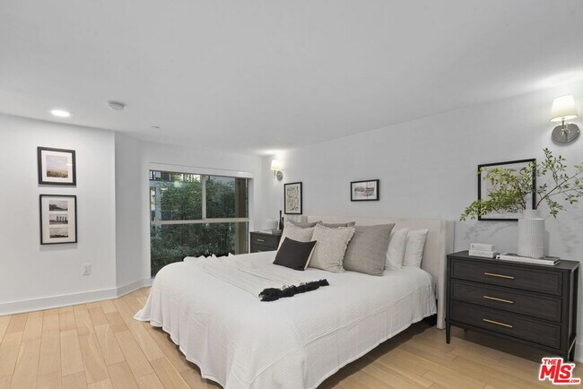 Building Photo - 600 Ridgeley Dr